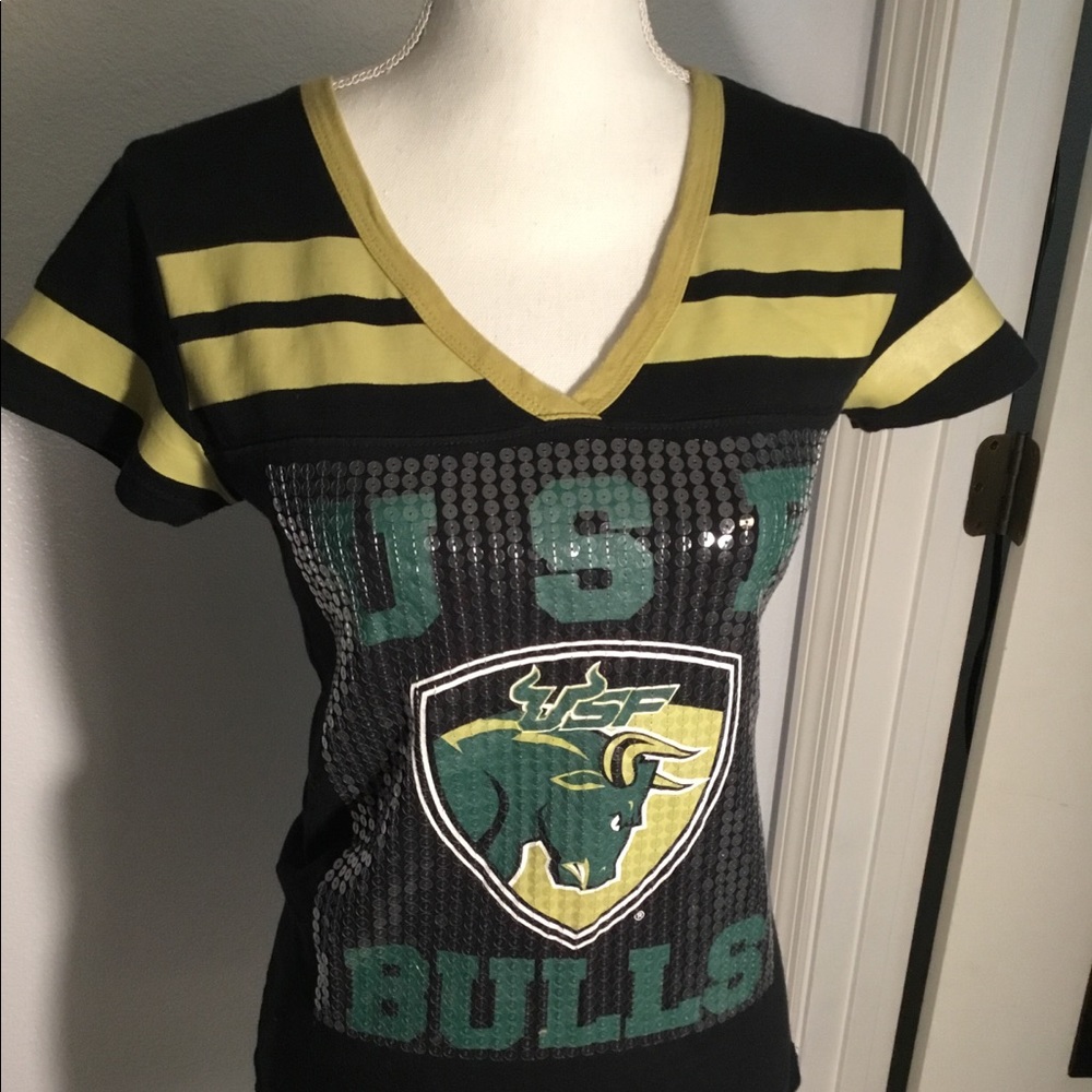 USF Bulls shortsleeved top-Size S